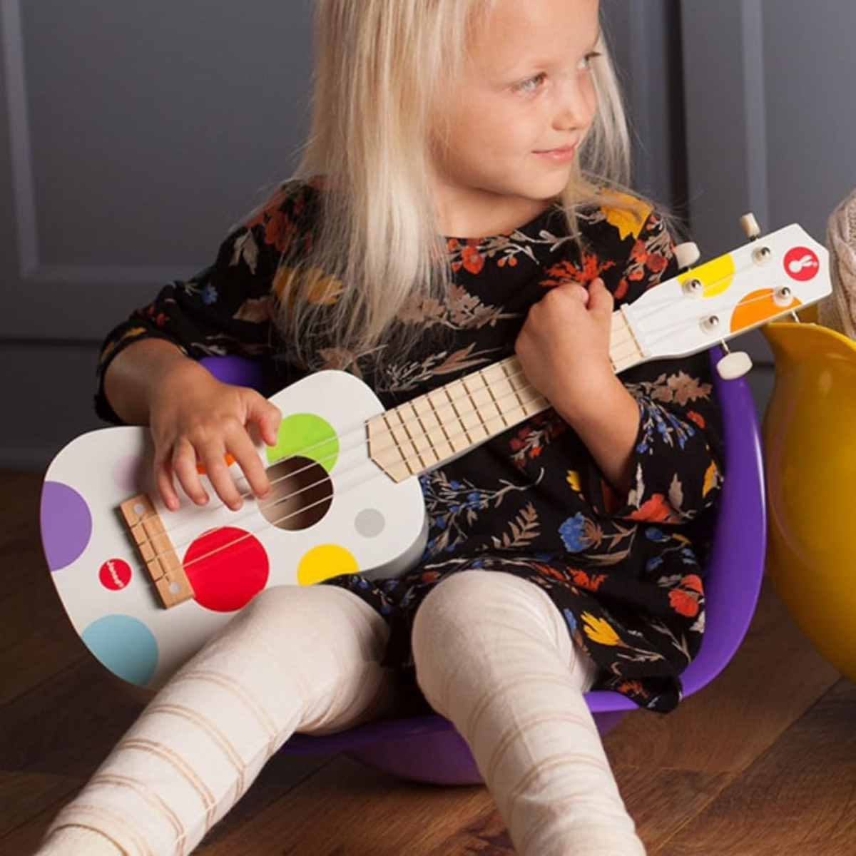 Ukulele Infantil de Madeira 4 Cordas de Nylon – Colorido | 3+ Anos - Imagem 2