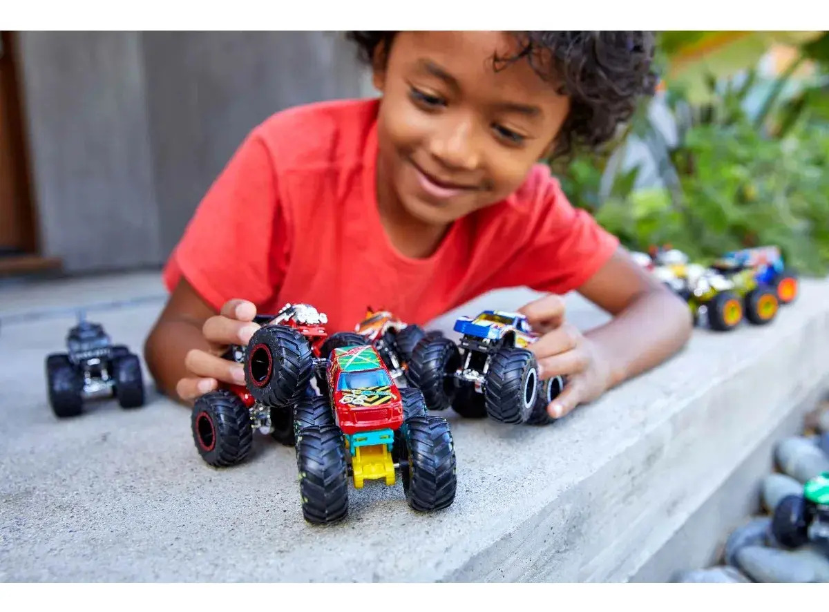 Carrinho Hot Wheels Monster Trucks Surprise – Mattel | Escala 1:64